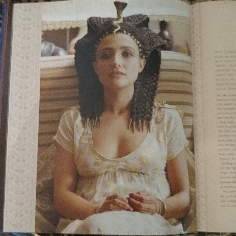Coffee table Book - Picture 6 of 11